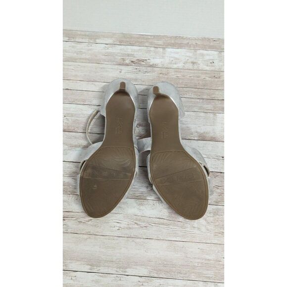 Life Stride Mega Womens Size 8.5 M Silver Leather Slip On Pump Stiletto Heels - Picture 7 of 10